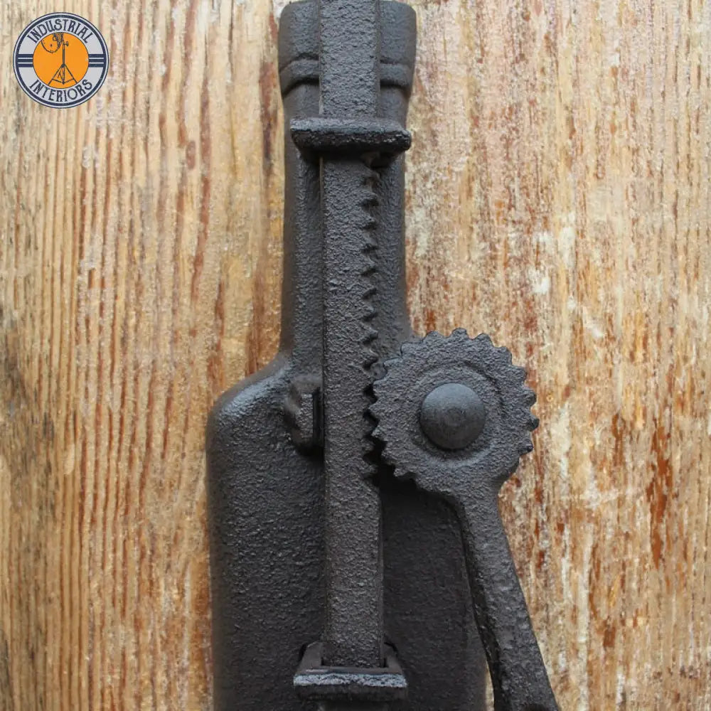 European Vintage Home Decor Cast Iron Wall Mounted Wine Bottle Opener Opener